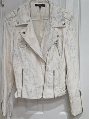 Romeo & Juliet Women’s White Distressed Moto Jacket Size L
